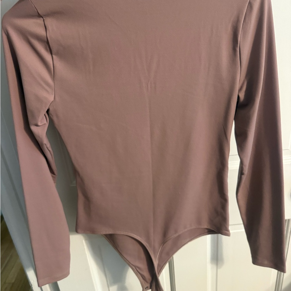 NWT Abercrombie & Fitch Dusty Pink Bodysuit size small - Picture 3 of 3